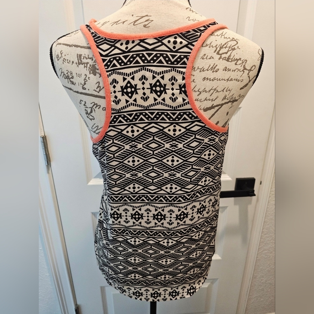 Aztec Tank - Picture 2 of 2